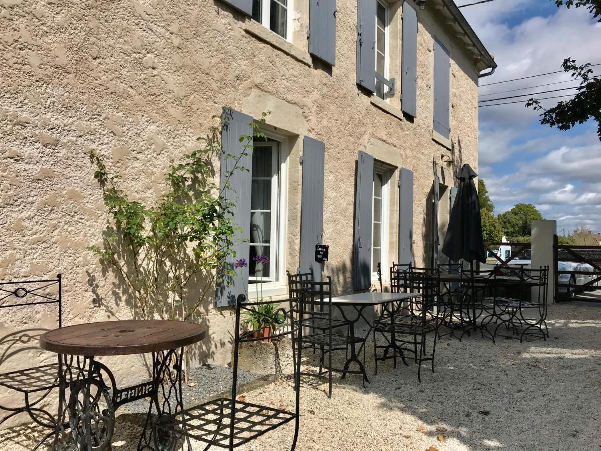 Bed and Breakfast Le Relais D'Aulnay Aulnay  Zewnętrze zdjęcie