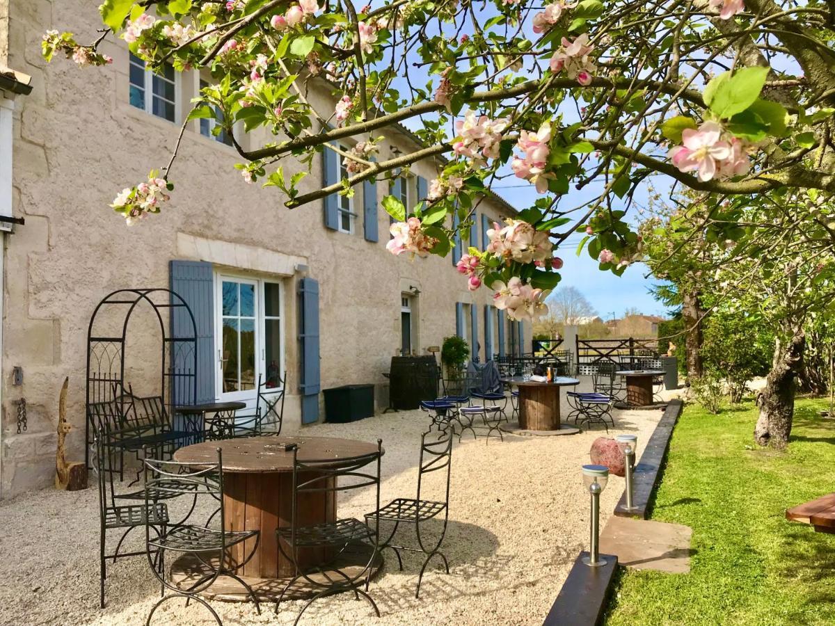 Bed and Breakfast Le Relais D'Aulnay Aulnay  Zewnętrze zdjęcie
